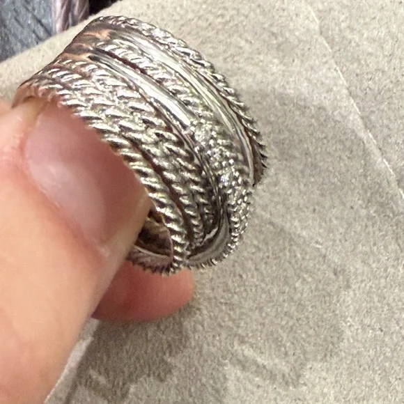 💫💎💍David Yurman💍💎💫Crossover Ring with Pavé Diamonds - Picture 6 of 10